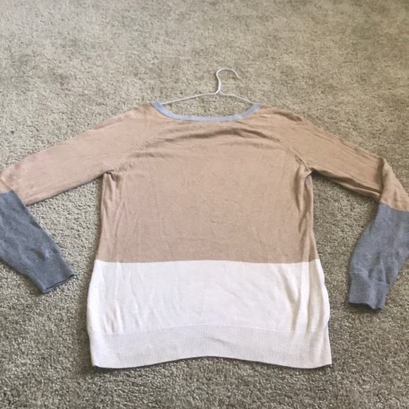 🙌🏻🙌🏻JCPenney Lightweight Sweater - Size Medium - Picture 2 of 2